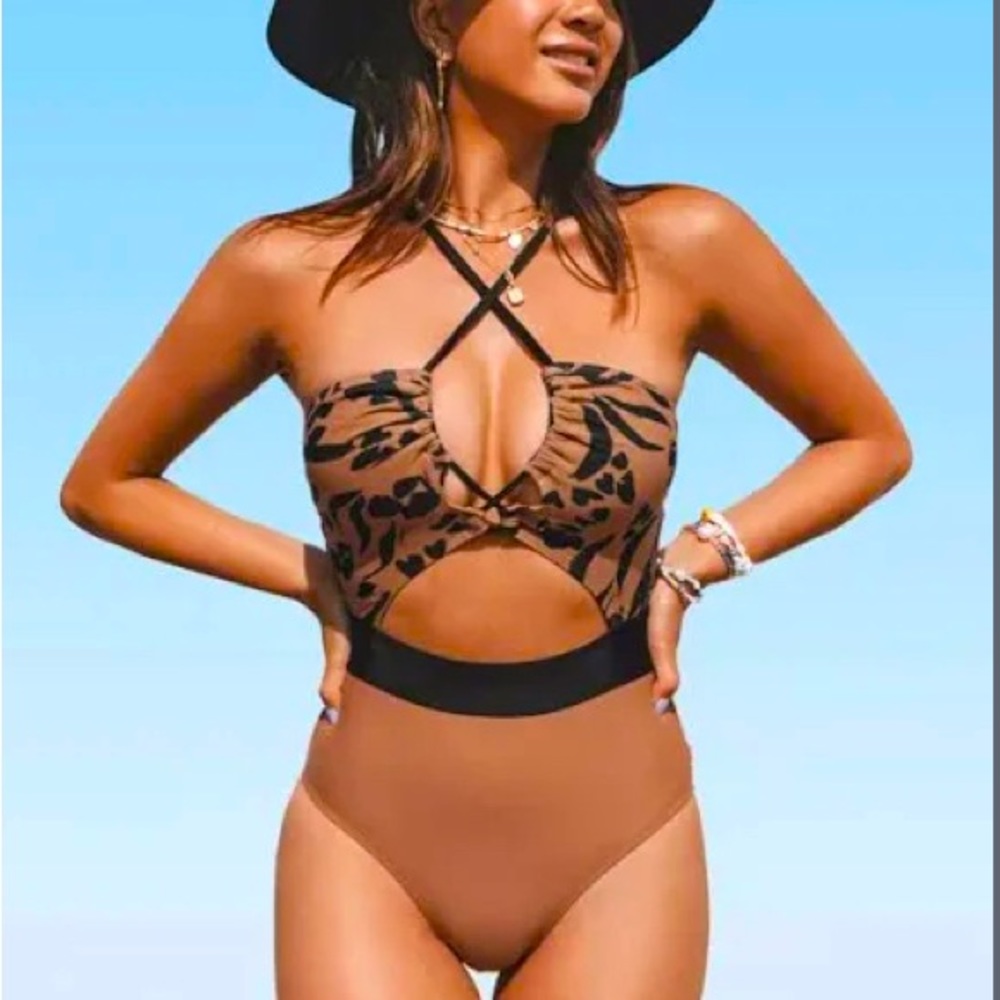 Cupshe Cutout One Piece Crisscross Front Drawstring Bathing Suit Size MEDIUM NWT